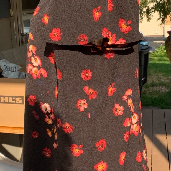 SOLD-Beautiful Top - Picture 4 of 6